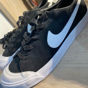 Size men’s 11 Nike Sb brand new. Still have paper in the inside of them. No dirt